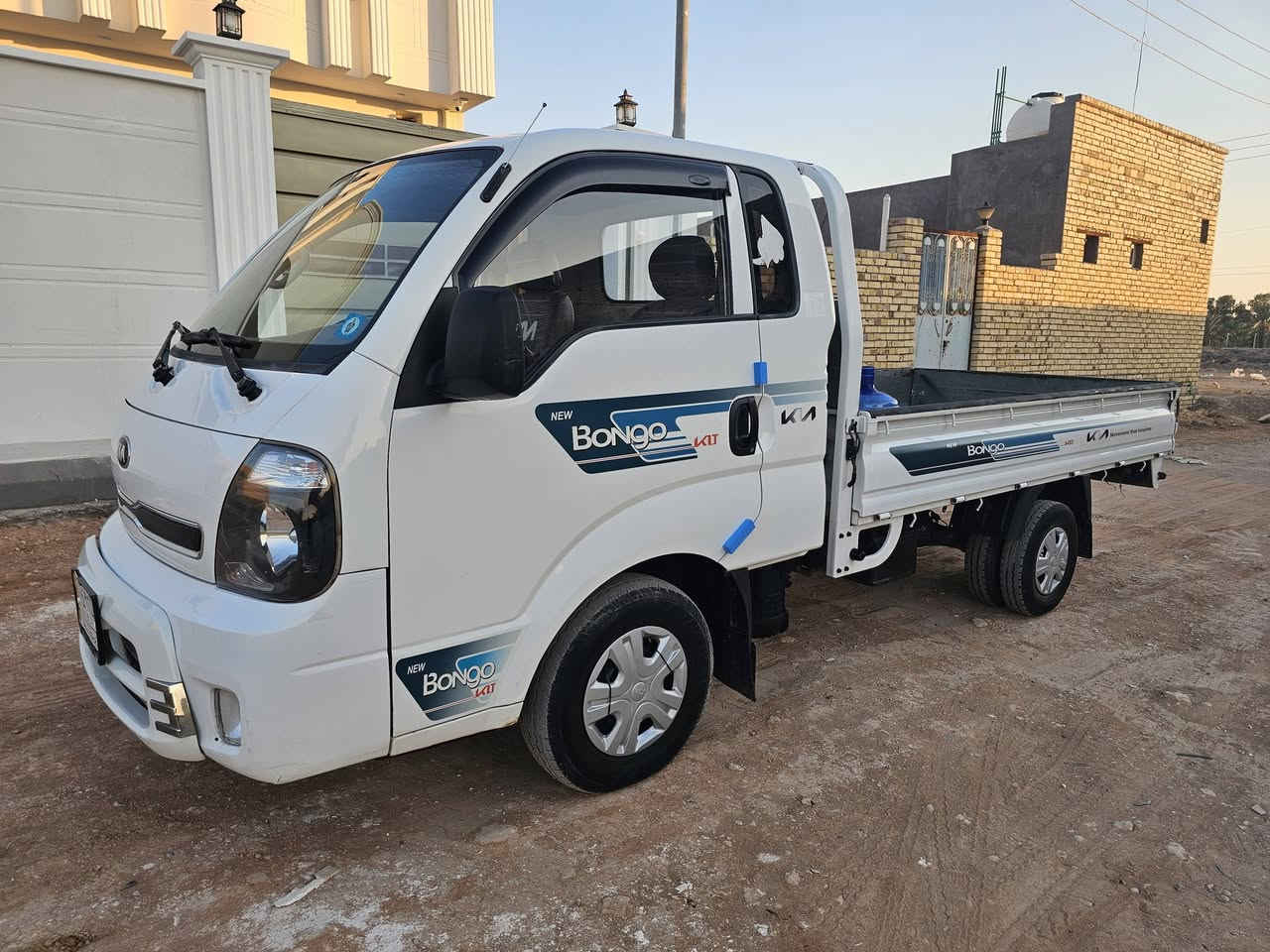 كيه بنكو مديل 2016 كفاله عامه سونار
حداديه تايرات جدد محرك كير شرط 

كهربائيات كله شغاله تبريد كيجات تدفه 

السياره جديدة بمعنى الكلمه ما عايزه برغي 

رقم كربلاء انگليزي سنويه مجدده لل 30

المكان ديوانيه السعر 114وبيه مجال حق الجيه رقم الهاتف 

***********
