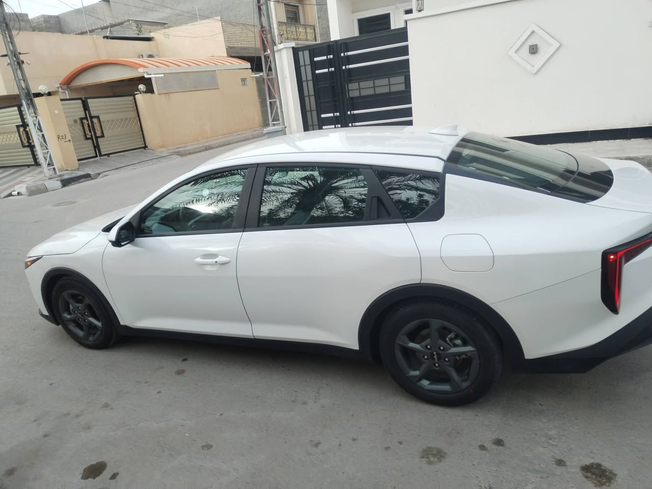 KIA K4 LX 2025 

محرك 2000 دوش 

وارد امريكي

فول مواصفات عدا فتحة 

حادثه فقط بنيد امبدل 

.تشغيل عن بعد اشاير بلمري رادارات

.اشارة ترحيب يدات بوب

.سايد بريك كهربائي دكمه

.رادار جانبي وامامي 

جنطه ذكيه عند الاقتراب تفتح وحده

.مازدات led لد ثلاث عدسات

يوبي اس 

ناضم كار بلي 

.قيادة ذاتية 

.تحديد مسار

نضام سبورت

.شاشة متصلة 

.اضوية داخلية لمس

.تحكم كامل عن طريق الشاشة 

. دشبول بيانو 

السعر :165 مجال حك 

ماشيه 6كيلو بعده زيرو 

رقم انبار معوقين اتكفل بكلشي

مكاني الفلوجه 

*********** 

***********
