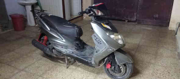 السلام عليكم دراجة سكنس فحل الدراجة نضيفة كلش الله شاهد السعر 550وبيه مجال بصيط مكاني الشعب حي البساتين الرقم ***********.                                         الواتساب/***********
