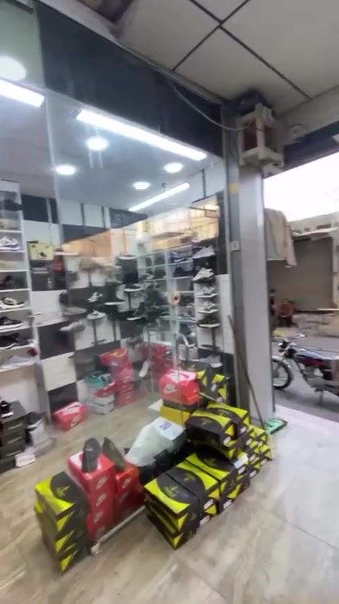 سلاو رێز بۆ هەموو لایەک ئەم دووکانە دەفرۆشم بە کامل ئەشیاوە هەر کەست ویستی پەیوەندی بکا ئەدمین ♥️
***********

