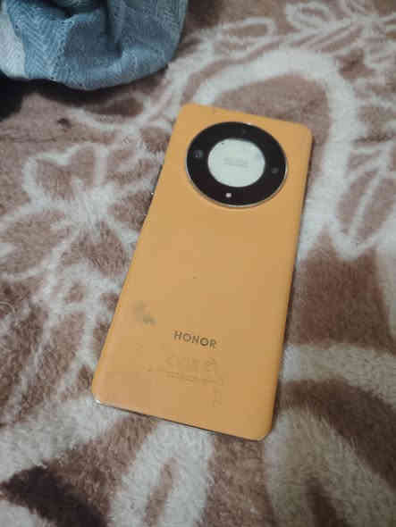 جهاز هونر x9بي جهاز نضيف بس سماعه مالته عاطله سعرها 135 رقمي ***********
