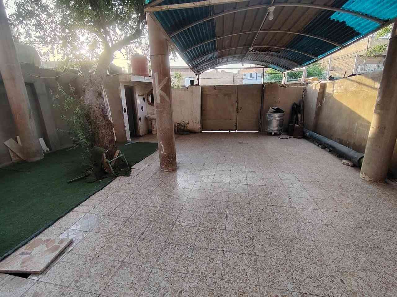 بيت للبيع كوت الفلاحيه قرب مركز شرطه مساحه 200متر واقع حال 250متر خدمات كامله ماء كهرباء مدارس مجاري تبليط لبيت طابقين..... يتكون لبيت من.. 4غرف نوم.. هول.. مطبخ.. استقبال.. مجمع صحيات... كراج... حديقه.... سعر 190مليون وقابل للتفاوض


**إذا كنت صاحب هذا الإعلان وتريد حذفه لأي سبب، رجاءا أرسل رسالة إلى الدعم الفني**