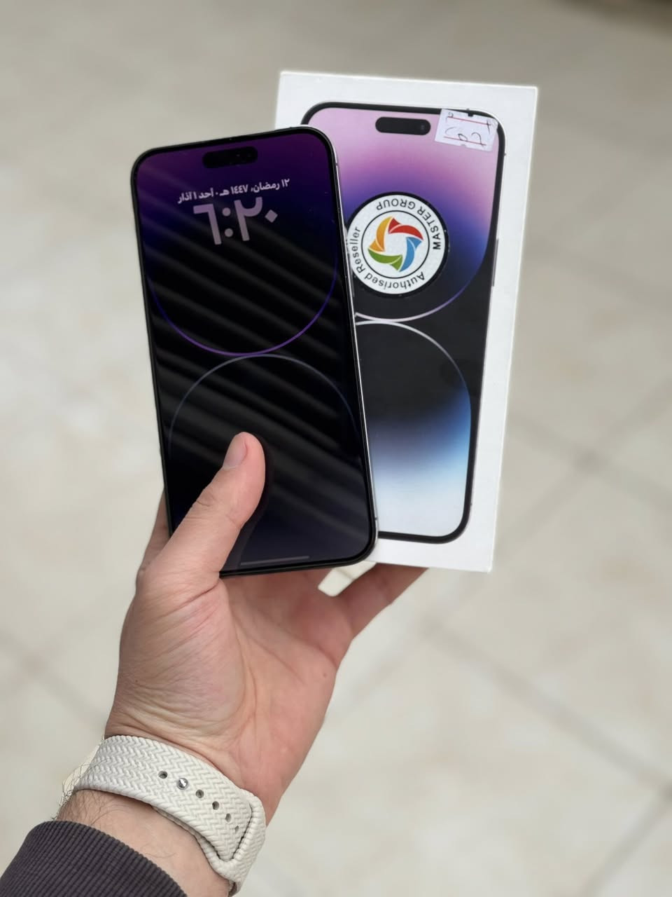 14 برو ماكس شرق اوسط ضمان ماستر
ذاكرة 256 
بطارية 90
نظافة الجهاز 100%
كامل ملحقاته 
لمعرفة السعر الاتصال واتساب 

*********** ☎️☎️☎️
