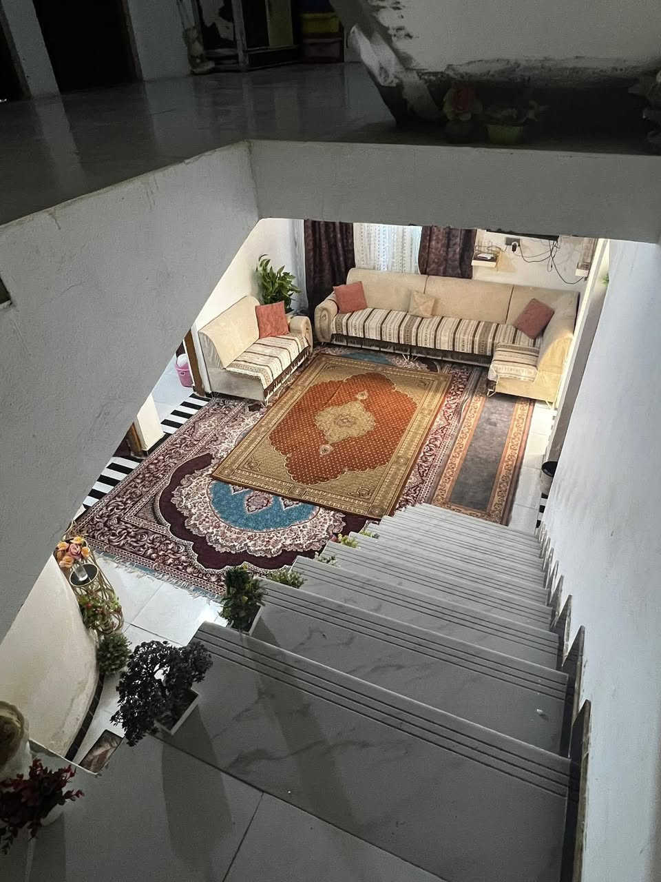 دار سكني #للبيع 🏠
موقعه #التقيةالثالثة_حي_الميكانيك 

فرع مديريه شؤؤن الشرطه

#زراعي_سند25_مشمول_بالتطويب

#مساحته_217_متر 
#يرهم بيع او مراوس
يحتوي البيت عله طابقين

يحتوي الطابق الاول علئ غرفتين نوم وصاله ومطبخ واستقبال وصحيات داخليه وخارجيه 

يحتوي الطابق الثاني علئ اربع غرف نوم وصاله وصحيات وسطح

#السعر خاص

للاستفسار اكثر 

#واتساب_اتصال

‭***********
