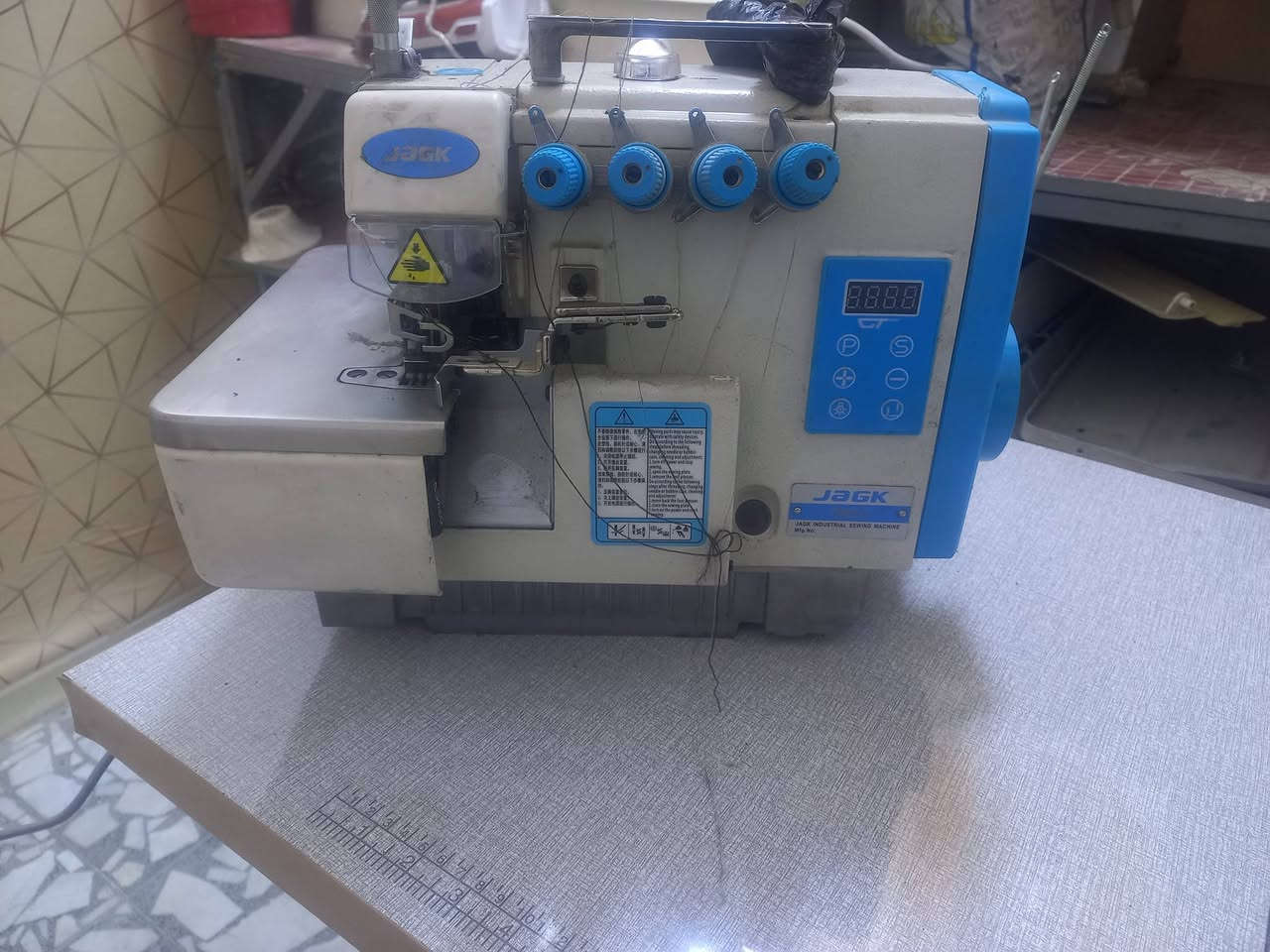 اوفر جاك  السعر  ٤٠٠  نظيفه جدا  وبيهة مجال 
بغداد الزعفرانيه 
***********
