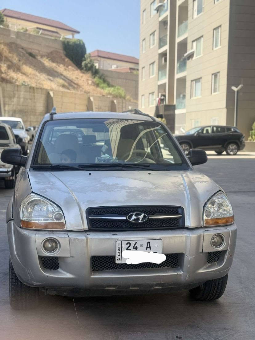 هوندا تكسون موديل 2009 رقم جديد سنه ي 8 هه يفه سه رفه جوي 70 هزار غرامه يل سه ر ساره يا لسه ر نا في من مه كينه يا ڤه كريه گير بشه رت  سبغ ده رگه هي سايقي يه  بني ده رگه هي يي گرتي و دوسه، بولند و بان كه حلي،سه رئ جه مبه لوغي تعديله شاصي عنجكه ك يا ڤيكه فتي مه نه جيكريه ، سعر 106 وه ره قه و مه جال ، رقم تله فون ***********☎️ دهوك, العراق
