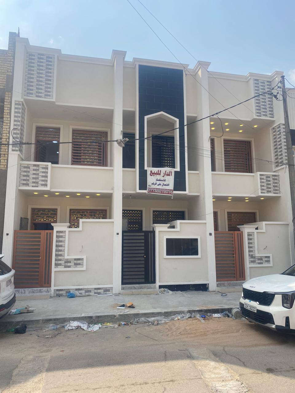 مشتملات ٧٠متر موقع ممتاز قرب سوق الدولعي محله ٤٣٢ شارع نافذ عرض ١٥ متر ثلاث غرف وصاله ومطبخ خدمات طابقين ارضيه مرمر مكتب حجي امير*********** طابو ملك٠بغداد الحريه الدولعي بيع فقط
