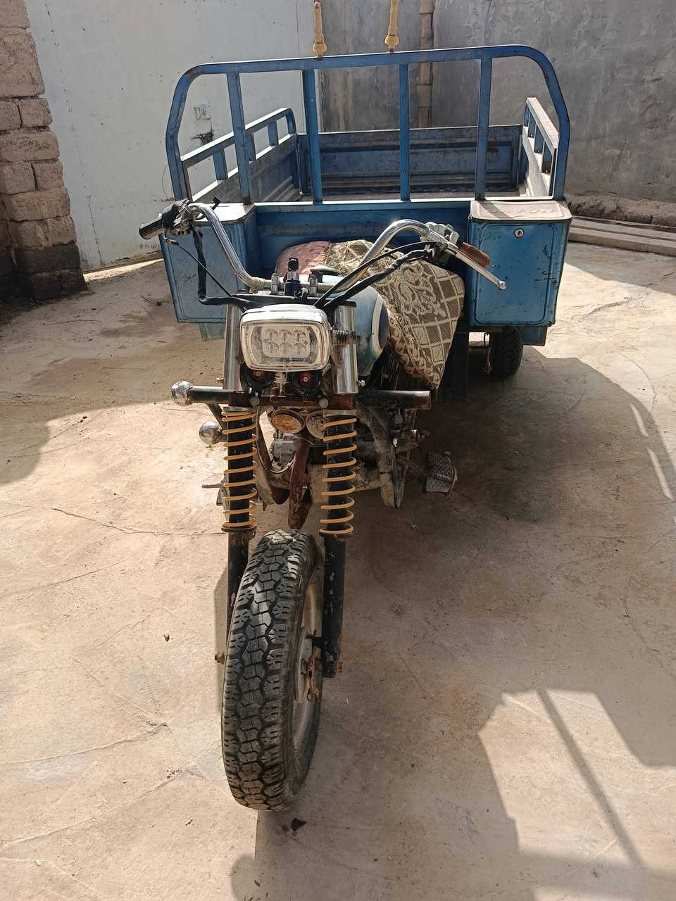 السلام عليكم. ستوته دايون موديل 2014.شغاله ونضيفه  اصوليه اوراق كامله السعر 850.وبيها مجال قليل الشراي اتصل. ***********.الخاص مفتوح
