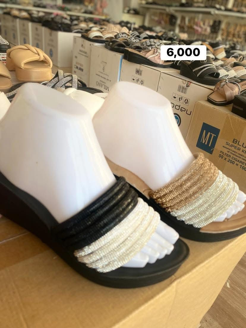 ئافرەتان..داشکاندنیان لەسەرە😍😍.


**إذا كنت صاحب هذا الإعلان وتريد حذفه لأي سبب، رجاءا أرسل رسالة إلى الدعم الفني**