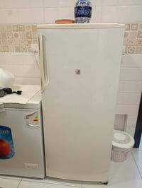 أثاث جديد • ثلاجة • مجمدة