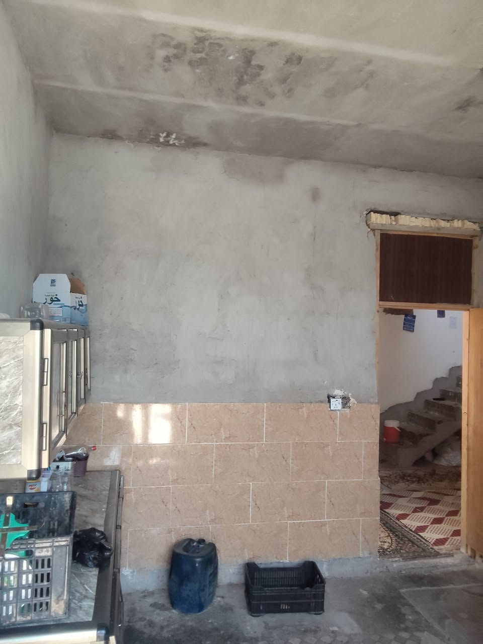 دار للبيع المحموديه حي المرتضى گاع جواهر زراعي سند 25 مساحة 150متر استقبال 6×3.5
غرفتين الغرفه 5×3.5 
الصاله 3.5×5.5
ترك على طول البيت متر وعشرين 
منور جانبي 2×1.5
حمام داخلي 1.5×1.5
مطبخ 3×3.5
صحيات خارجيه 
ساحه خارجيه 3.5×5
السعر المطلوب63مليون ويي مجال بسيط
***********
