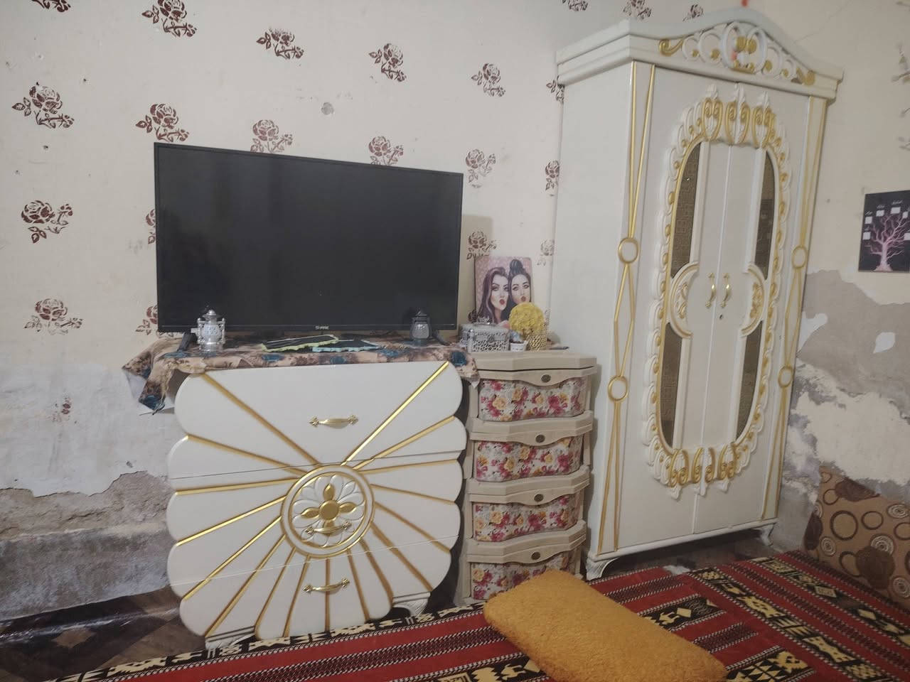 غرفة خشاب للبيع تركي العنوان رمادي زنكورة الاستفسار الاتصال ***********
