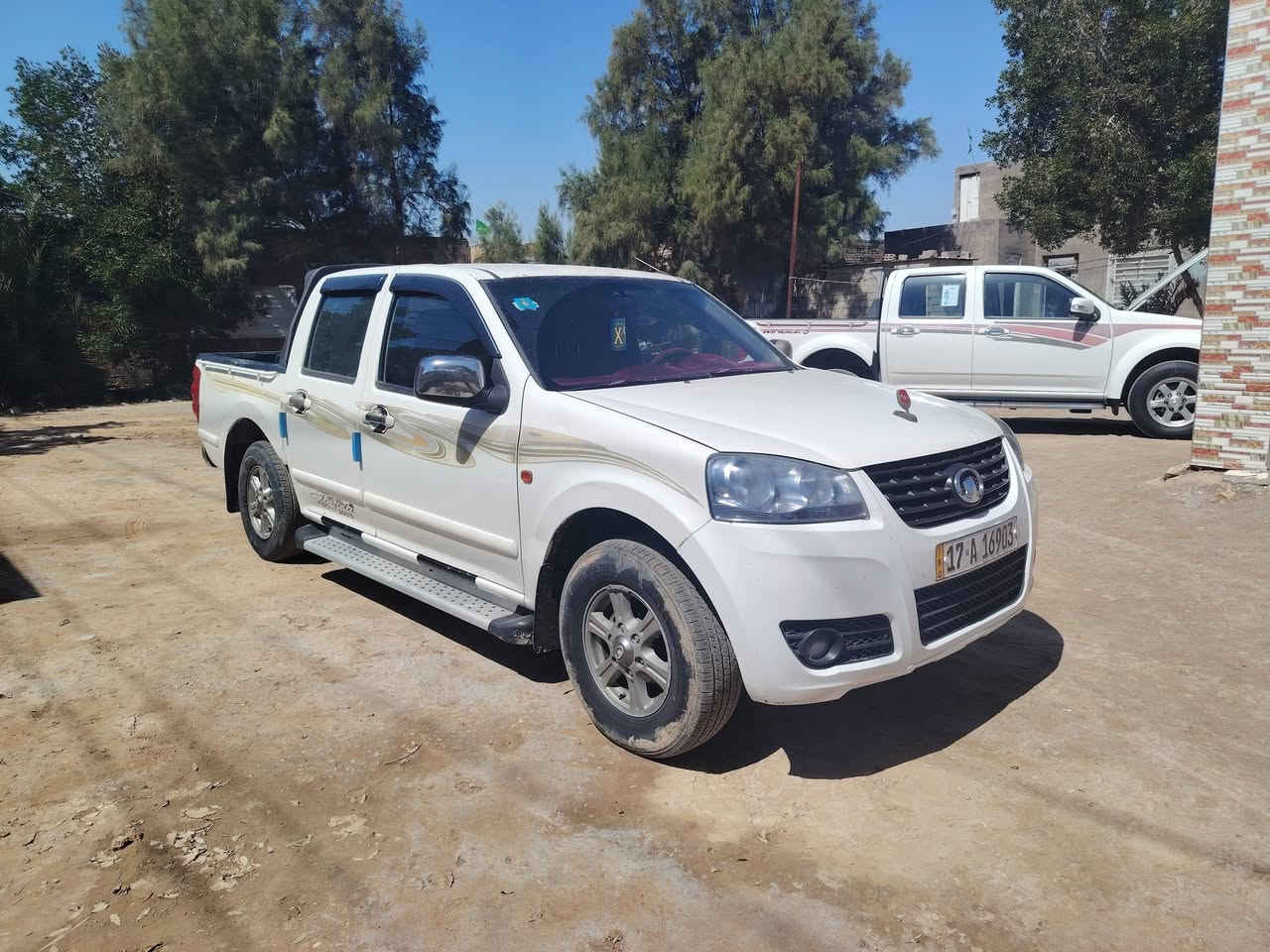 السلام عليكم  سياره كريت ويل للبيع موديل 2015مكفوله كفاله عامه  رقم مثنى انكليزي بسمي سياره جاهزه من كلشي مفروشه مدوشمه حداديه تخم تاير كرهبايت سياره جديده كلش مكان ال سياره الديوانيه قضاء الحمزه الشرقي رقم الهاتف الشراي ينتصل 
***********
