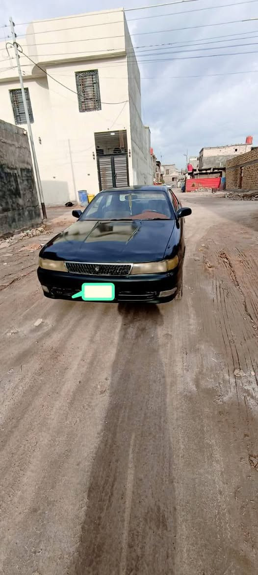 السلام عليكم سياره شيزر نفخ 93 مكينه في بي تي 2.5  مكينه خير من الله حداديه استوني مبدلها خلفيه واماميه تبريد شغال غرفه جديده سانويه 28 مكان البصره مصبوغه للجماليه السعر 48 وبيها مجال حق الجيه رقم الهاتف  ***********
