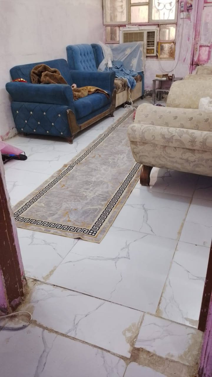 للبيع بيت بمساحة 100 متر مربع يتكون من
غرفة نوم 

صالة واسعة

غرفة استقبال

مطبخ

حمام
صحيات عدد (1)

 فقط. للاستفسار 
 التواصل خاص
رقم الهاتف ***********
