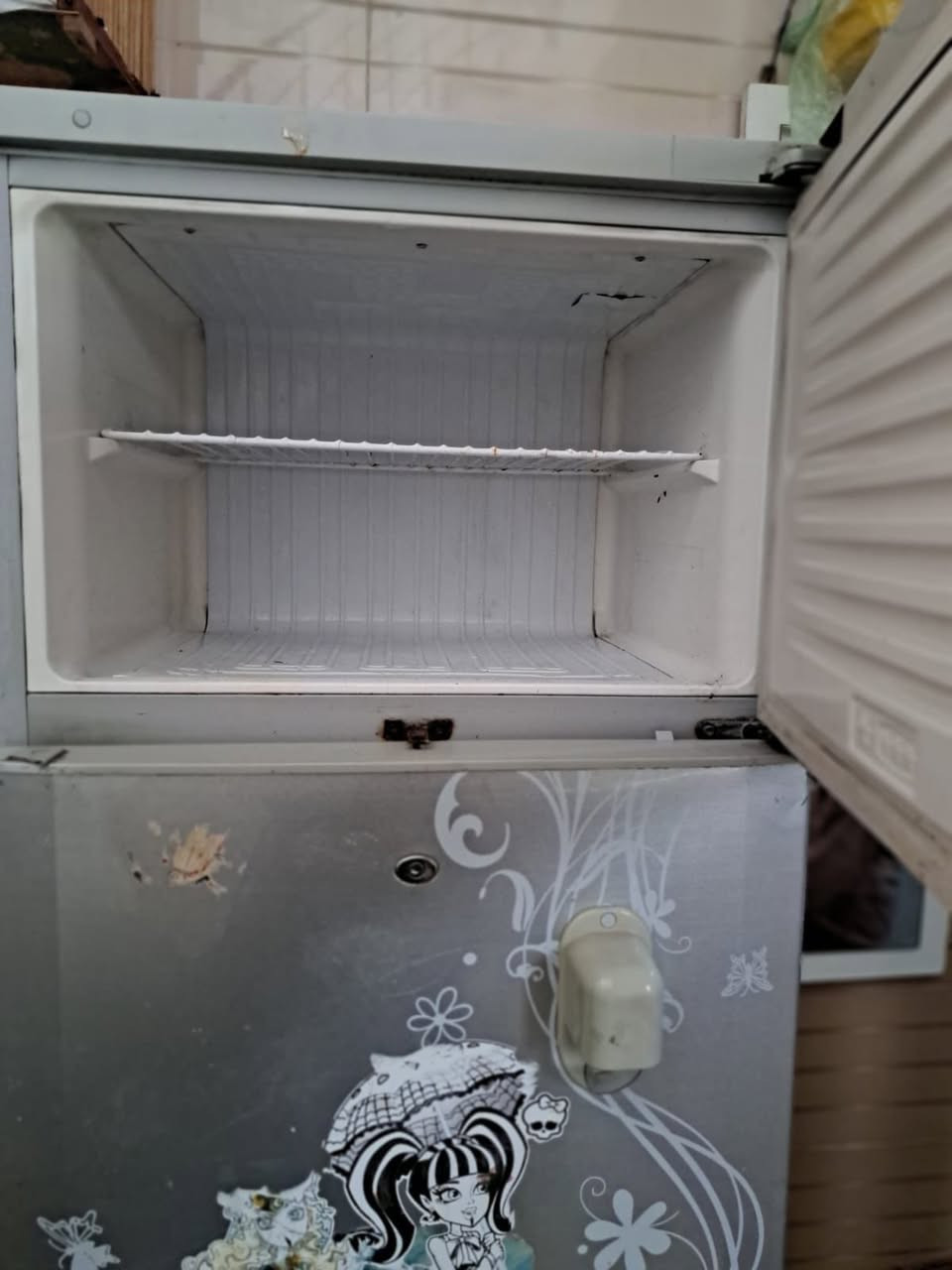 غراض للبيع يريدهن كلهن صاحبهم ب٧٠٠ ميبيع مفزد وهذا رقه***********
