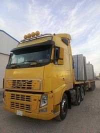 تريله فولفو للبيع محرك 460 جير اوتوماتيك 2004 محدثه 2011 عربانه اوروبي...