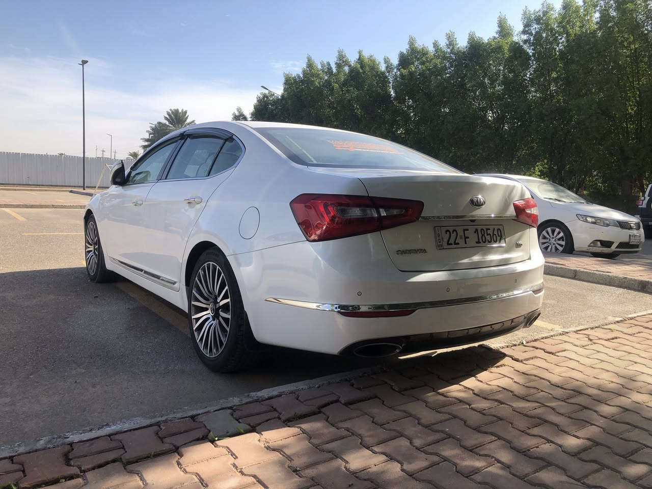 السلام عليكم
للبيع... او مراوس 
كيا كادينزا خليجي  
الموديل: 2016 رقم اربيل الدولي الجديد بسمي تحويل اي يوم يعجبك  تحول مكينه كير مكفولات مكينه السياره مكفوله على البلاد 
ماشيه 146 km حقيقي دك جرس120 
السيارة فول عدى البانوراما  داخل بيجي 
المواصفات✅ اوتو هولد 
✅سايد بريك بصمه ✅
-تشغيل بصمة مع بصمة الابواب الامامية
-نظام ترحيب
-انارة بالمرايات والابواب الامامية
-كاميرا وحساسات خلفية
-حساس ماسحات
-بردة خلفية متحركة
-كشنات كهربائية جلد تدفئة وتبريد
-كشنات خزن ميموري 
-لوحة تحكم بالكشن الخلفي
-لد امامي وخلفي
-تحكم كامل بالستيرن كهربائي
-شفتات ستيرن رياضي بلادي
-نظام ترحيب 
-نظام صوتي infinty 12 سماعه
-مري شفط مع الاشاير
-ويل حجم ١٩
-مرايات قلاب ويه R
وباقي مواصفات الكادينزا معروفه  
كير محرك مكفولات ع وضع الشركة 
السياره بيها بداية البنيد صبغ اثر دحجه موضربه وحافة الجاملغ بدون تبديل بدون دواخل شرط الفحص 
السعر 126💰 وبيها مجال للجاد بالشراء اتصل ☎️للاتصال ***********
مكان السيارة بغداد حي العدل
