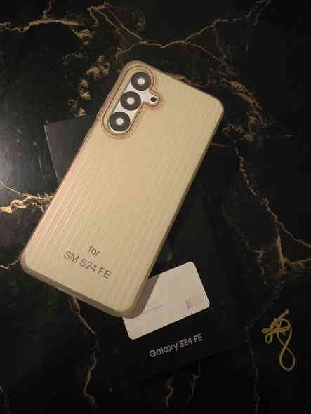 السلام عليكم 
تلفون سامسونج كلاكسي اس ٢٤ اف اي
للبيع باكيت مستخدم امريكي خط +خط ايسم
بغداد اليرموك ٤شوارع 
***********
الشراي يتصل 
سع ٥٥٠ ألف دينار
