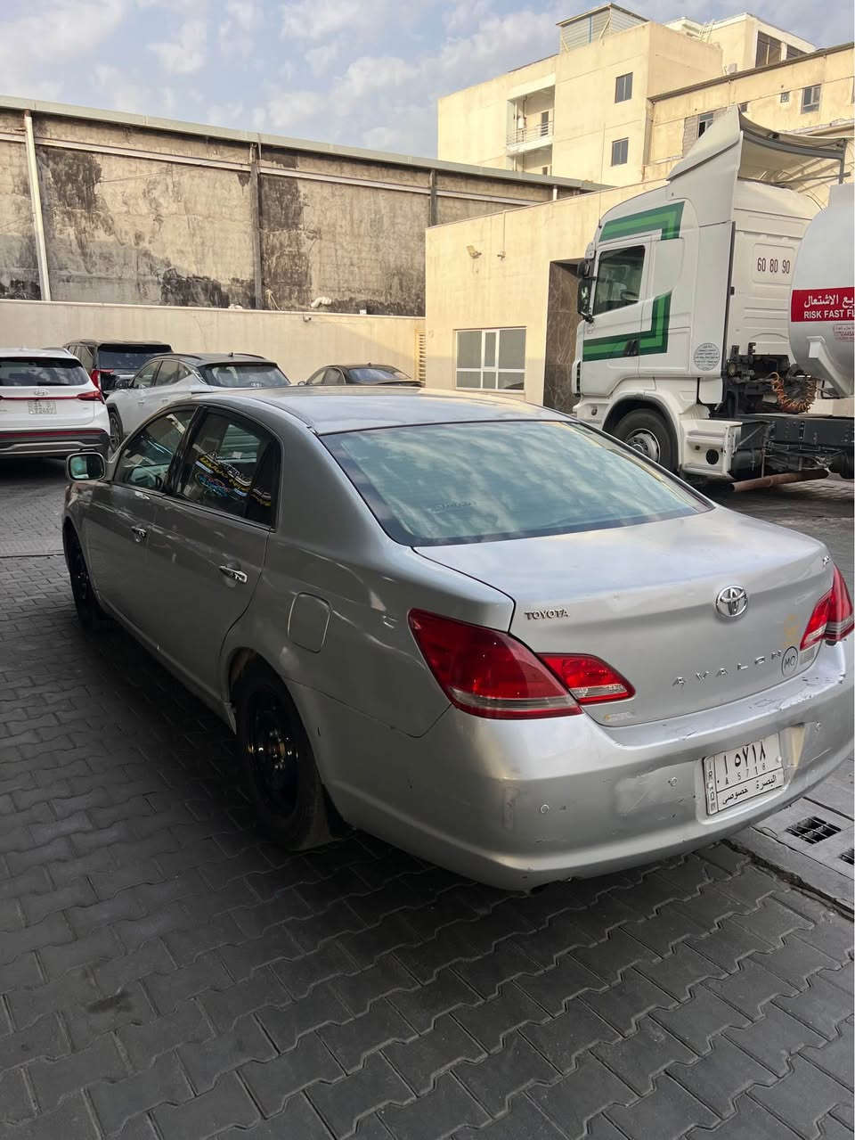 🚗 للبيع: تويوتا افلون 2008 (وارد امريكي)
الموديل:2008
الفئة:XLE
المحرك: 3600 cc
اللون: سلفر
الوارد: امريكي
مواصفاة: كشنات كهربائيه تدفئه تبريد 
5 بصمات 
فتحه
حساسات خلفيه
كامره 
تبريد قطعتين 
سياره فول اعلى فئه 

🔧 الحالة العامة:

جاهزة للاستخدام مباشرة
حدادة: 80‎%‎
⚙️ الميكانيك:
محرك + كير + تبريد: كفالة
كهربائيات: كفالة (كلشي شغال)
🛠️ الملاحظات:
 قطعتين صبغ 

سنويه انتهت قبل شهر 

رقم رباعي 

السعر: 95 وبيها مجال 
العنوان: البصره الطويسه 
رقم الهاتف:***********
واتساب اتصال 
ملاحظه غير متواجد في الفيس بوك بيع فقط دون مراوس البصرة, العراق
