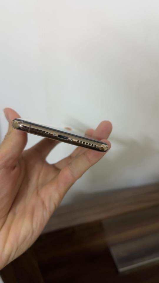 للبيع آيفون اكس إس ماكس
شاشه بلادي 
🔋78%بلادي 
ذاكره 256
سعر 210بي مجال 
مبدل مايك ودكمه صامت فقط الباقي بلادي 
للاستفسار ***********
