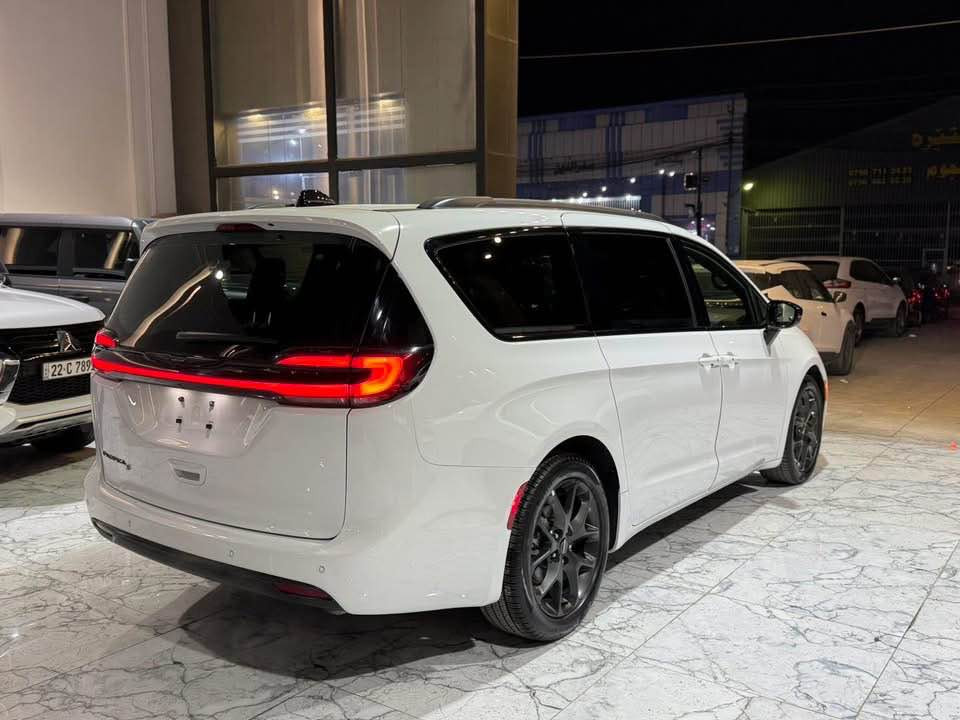 𝑪𝑯𝑹𝒀𝑺𝑳𝑬𝑹  𝑷𝑨𝑪𝑰𝑭𝑰𝑪𝑨  𝑺
موديل  2024
* مةكينة ٦ پستوني ٣.٦ 
* بونيد چاملاغ سبوغ بي ژورةوة
* دةبيتة تةكسيش هيج كيشةي نية
* مواسةفات …
محرك ٦ سلندر 3.6
مواصفات 
بصمة
تشغيل عن بعد
كشنات جلد
كشن تدفئة
كشن كهربائي
ستيرن تدفئة
رادار امامي و خلفي و جانبي
بريك بصمة 
صندوق شفت 
لايت ليد زينون
شاشة كبيرة
برده ابواب
ابواب جانبي كهربائي 
ابواب بصمة
تحكمات ستيرن
بقية المواصفات معروفة
سيارة بونيد وجاملغ صبغ
بدون دواخل

سيارة موجود اربيل

رقم شاصي

2C4RC1BGORR184289

رقم ☎️ 📞 

***********
***********

#𝑪𝑯𝑹𝒀𝑺𝑳𝑬𝑹 #𝑷𝑨𝑪𝑰𝑭𝑰𝑪𝑨 أربيل, العراق
