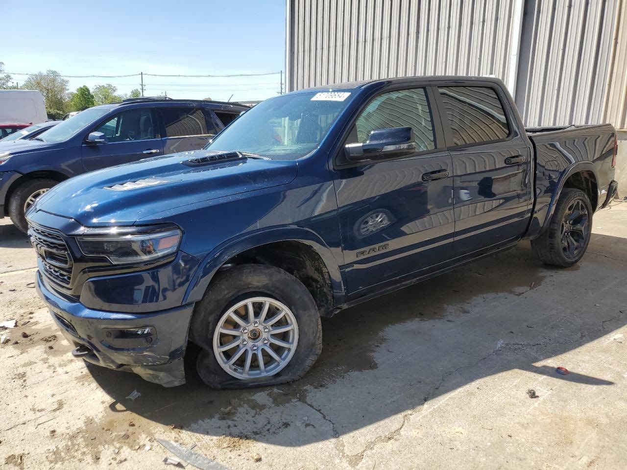 سلام عليكم
دوج رام ٢٠٢٣

سياره فولل مواصفات عده لفتحه 

دوس شفت +مري شفط 

حساسات كل سياره 

جكات تعله وتنصه 

صور حادثه موضح بصور 

حادثه كلش بصيط 

جاملق فقط 

ولباقي سياره كفاله كير محرك حداديه 

سياره احله من أصوره وجديده 

والله شاهد مضمومه ومحد طالع بيهه 

وبل خير عل ياخذهه 

باقي تفاصيل هاذ رقمي ***********
