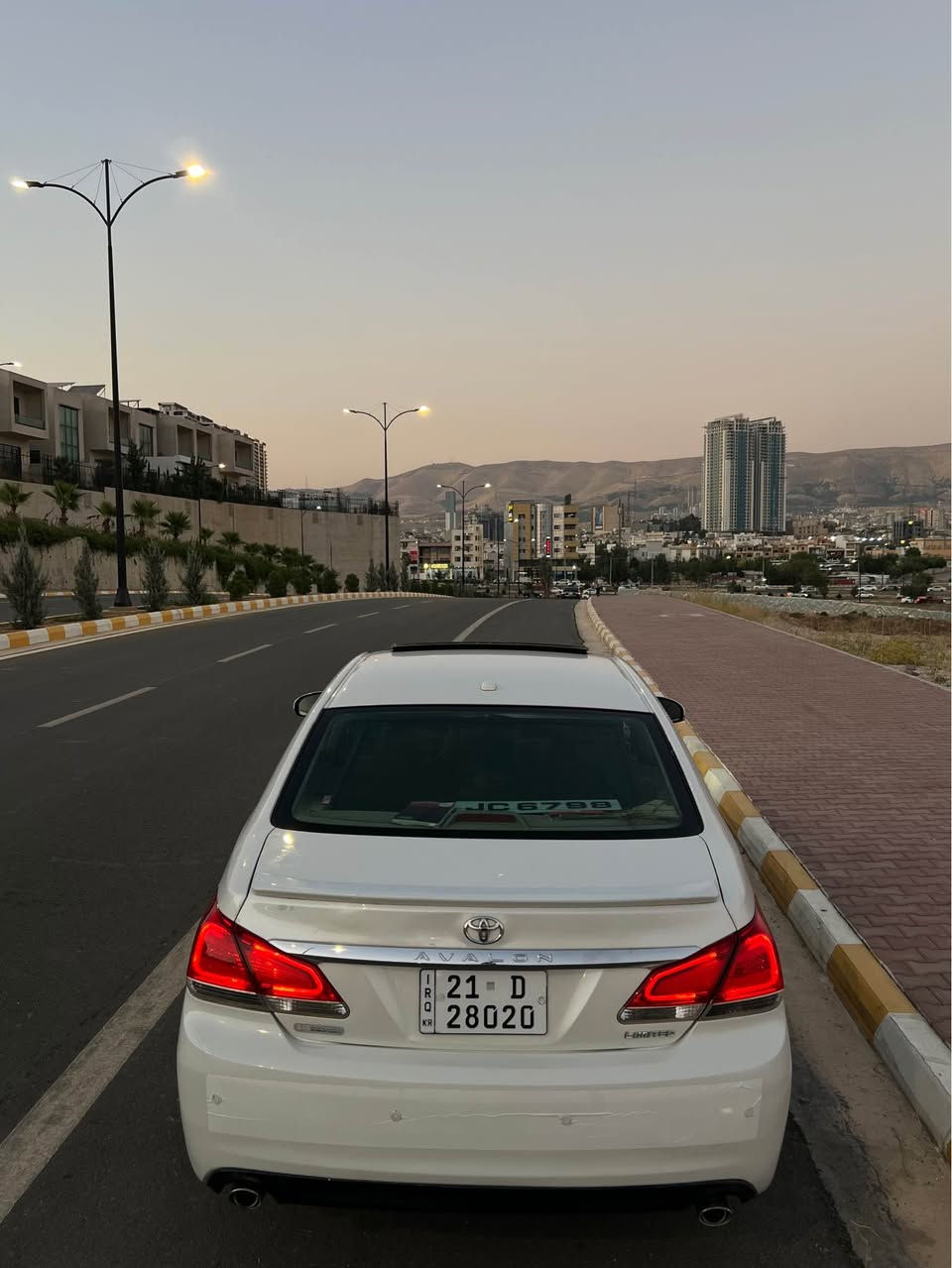 ***********

Avalon 2011
‎خلیجی لیمیتید 
‎فول فول
‎بەسمە و سڵایت پەردە  
پێش و دوا حاسە
گێڕ و مەكینەی بەشەرت 
 نەكراوەتەوە
دوو پارچە و پەڵەیە بۆیاخ
‎بۆیاخ تەنك
‎سەنەوی تازە تا ٢٠٢٨
‎شوێن سلێمانی 
سعر١٥٠$مەجالێكی برایانەی تیایە السليمانية, العراق
