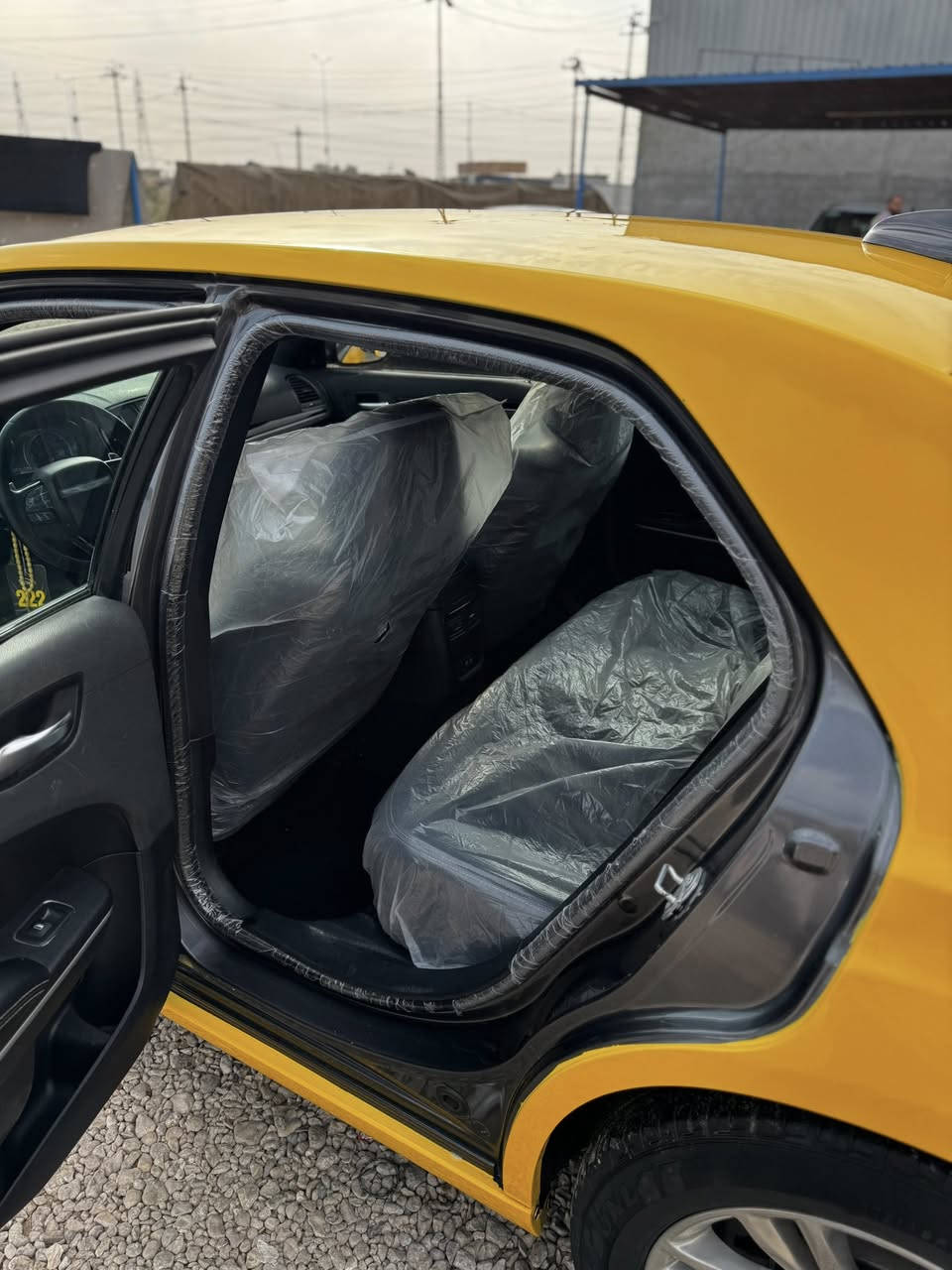 سلام عليكم للبيع s300 بسمي  موديل 19 /22
حادثه  موجود بلصور قبق الجنطه فقط وبارد بلجاملغ قليل بدون ايرباك 
سياره جاهزه خطه حله بصره 

مكاني بابل القاسم السعر 197 وبيه مجال حك الجيه بس  

للاستفسار ***********
