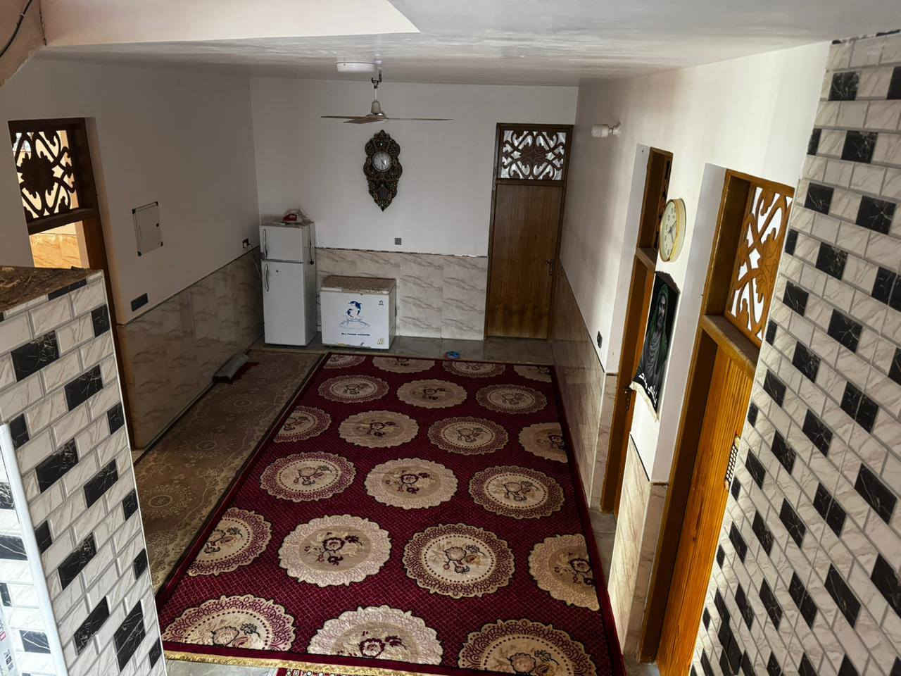 #للبيع
السلام عليكم 
ارض زراعيه مع دار سكن حديث 2025
المساحه الكليه /دونمين ونص 6250متر
الموقع/بابل -محاويل - ناحيه الامام -قريه المرجانيه 
للاستفسار اكثر ***********
***********
ثائر ابو حسين
