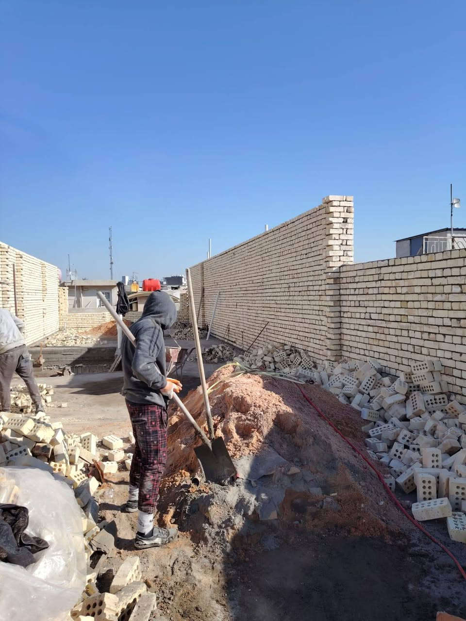 خلفت بناء شغل درجة اولى شغل مصاطر وكبان وشاهول شغلي بغداد فقط نشتغل قطعي وعل دبل للسفسار ***********
