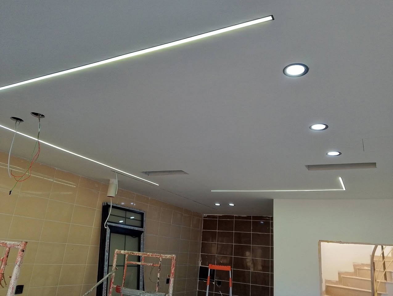 اسطة كهرباء تواصل وتساب ***********
