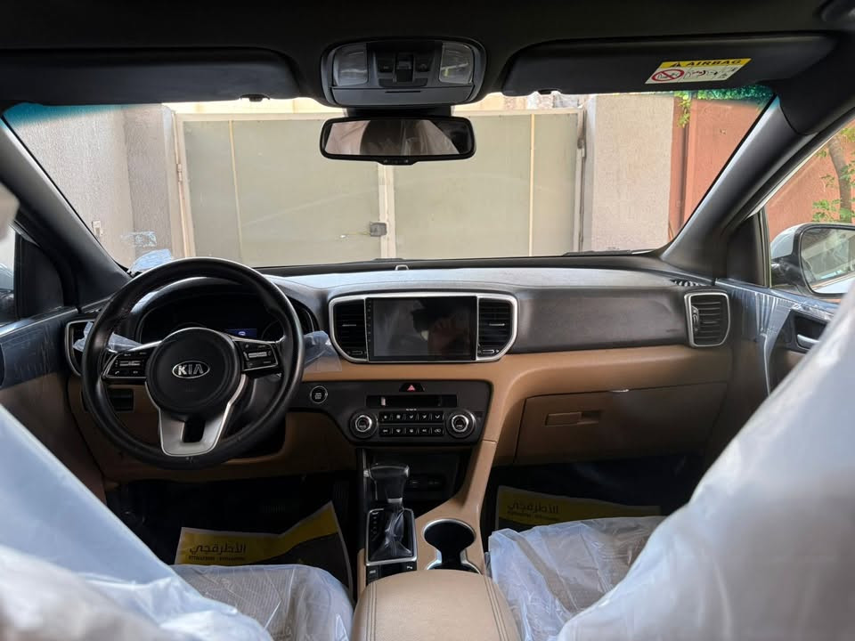 السلام عليكم
كيا سبورتج 2019 شكل 2020/ خليجي 
ماشية ( 95,000 )
السيارة مواصفات كاملة عدا الجنطه يدوي
ويوجد فيها بارد قطعتين 
الاول / الجاملغ الايسر / شبر واحد 
الثاني / الباب الخلفي عكس السائق 
( السيارة بدون صبغ وتبديل ) 
موضحة في الصور المرفقه 
السعر ( 19,300 ) $
***********
