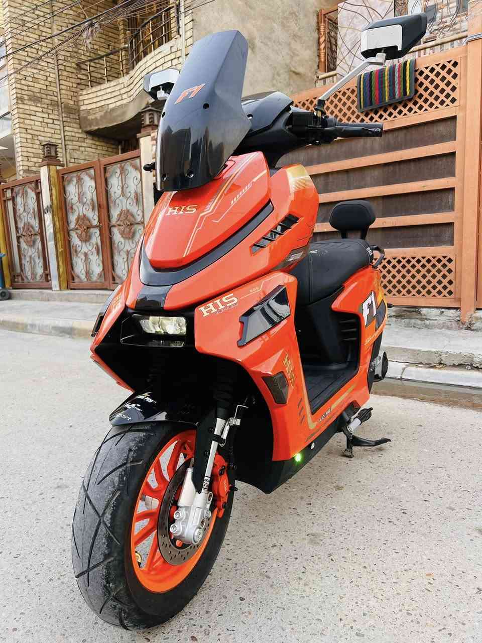 سلام عليكم ورحمه الله وبركاتو
دراجه شحن نوع HlS فضائي 
ملف 3000 حقيقي عدد البطاريات hls6
عدد النمر 5 مع R سرعه حقيقي 80 
تقطع مسافه من 70 ال60 k
لدات امامي جانبيه فلاشات بلوتوث 
حجم التاير 12/70/130 
السعر 950 وبيه مجال قليل جدا جدا 
مكاني بغداد الزعفرانيه ***********
