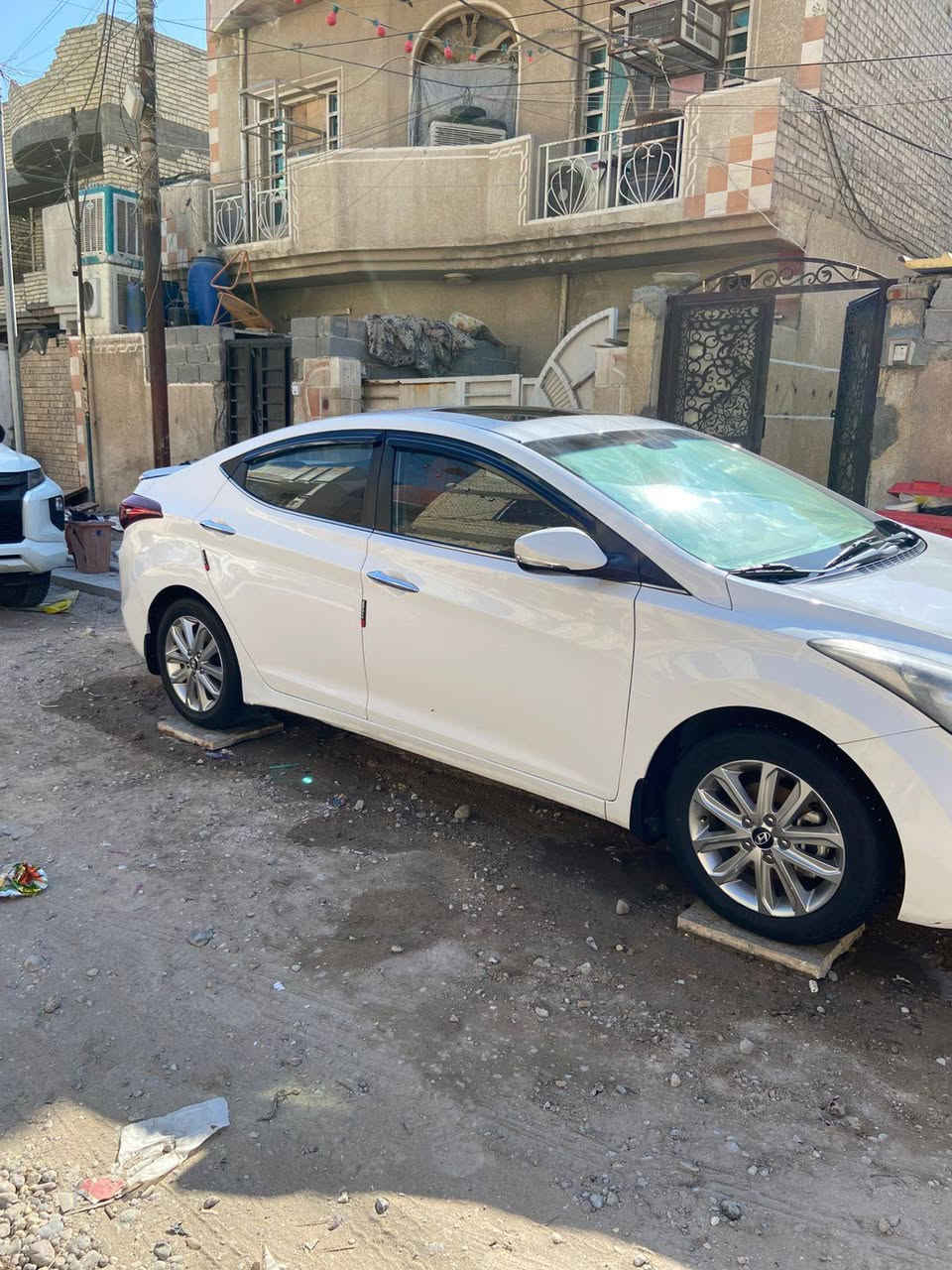 سلام عليكم
سيارة النترا 2016 فول ما عده البصمة خليجي 
ماشية 100 حقيقي رقم إنكليزي سنويتها تنتهي 2029
مكفولة كفالة عامه ماعده صبغ الدوسه وبيها حالوب بالقماره شي قليل
مواصفاتها 
محرك 1800
لد أمامي
شاشة كبيرة فووول
تحكم استيرن +نظام إيكو
كامرة خلفية  HD 
مري شفط
فتحة سقف
ويل كب كروم 5
تبريد قطعتين +ثلاجة
تغليف الأبواب والأرضية جلد 
السيارة جديدة بحالة الوكالة وبالعافية ع إلي يأخذها 
السعر 130
رقم الهاتف ***********
