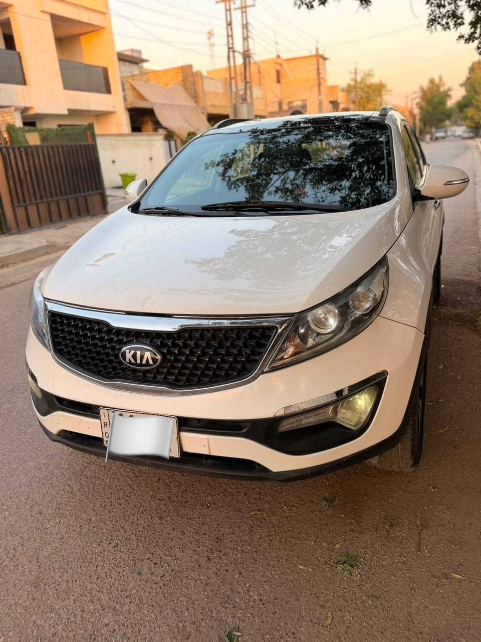 السلام عليكم.. سبورتج خليجي رقم بغداد 
السعر ... 125 

فول مواصفات
محرك 2000 دوووش 
بانوراما 
بصمه تشغيل بصمه ابواب
مري شفت 
اشاير بالمري
مانع تزحلق 
نضام منحدرات 
هواي مواصفات بعد
كاميرا شاسه تااب
تبريد ثلج 
كشنات نضيفه
تاير جديد باتري جديد
السياره مسويلها ادامه شامله
ارضيه تغليف جلد
بيها صبغ باب سياق فقط بدون اي دواخل سونار موجود 
العنوان بغداد..  ‭*********** بغداد, العراق

