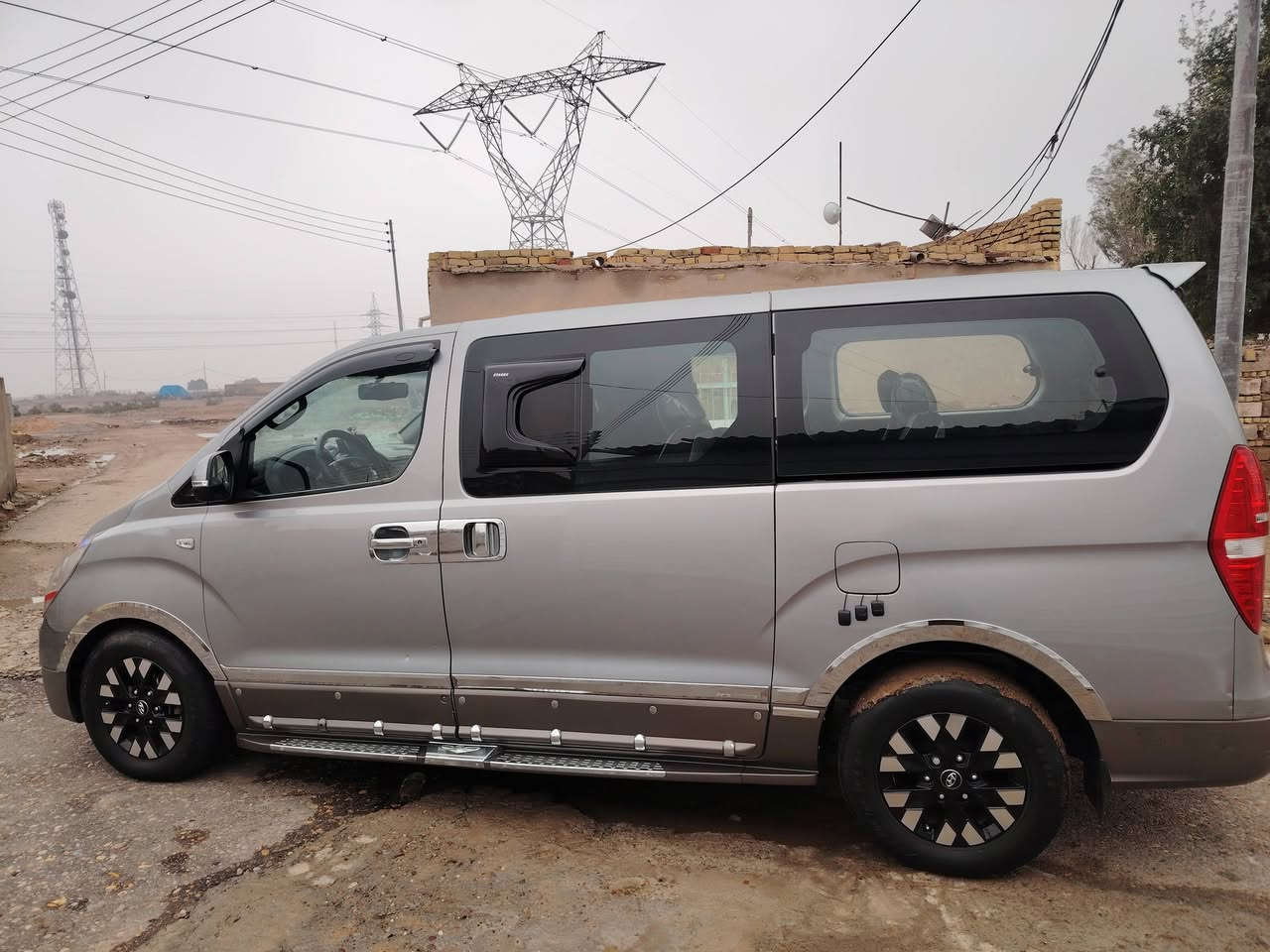 السلام عليكم ستاركس 2015 مسكر مجول نص بنص مكينه وكير خير من الله صدر حداديه كامله دبلات لوي تبريد ثلج سياره مصروف عليها هواي جاهزه مجهزه نضافه فول طخم تاير دوشمه ويلات  جمبزه داخليه وخارجيه رقم بغداد السياره مكفوله ما عده بيها رش بالجاملغ الخلفي من كوريه علمود الدخول وبيها بارد خشم الجاملغ كد اربع اصابع وبلجنطه هم كد شبر والبقيه كفاله وبيها سونار مرفوق بالمنشور  السعر 220
مكان السياره ميسان  ***********
