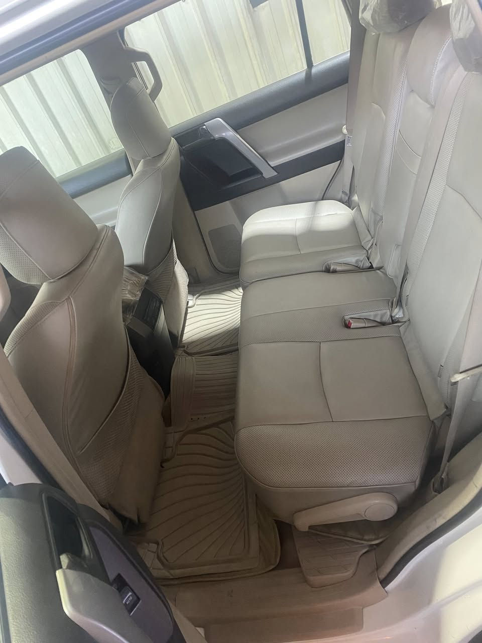 سلام عليكم سياره برادو 2013فول مواصفات لون صدفي مكينه 6 سياره مكفوله من دعاميه للدعاميه من صبغ وتبديل خليجي دبل تانكي رقم بغداد ماشيه 137حقيقي سياره جديده جداً استفسار عل رقم***********
