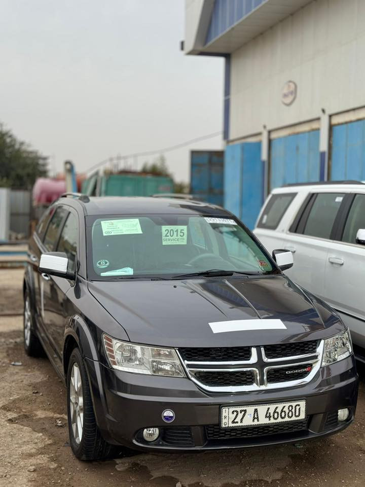 السلام عليكم للبيع دوج جورني 2015 رقم ذي قار السعر 120 وبيها مجال بسيط حك الجيه السونار مرفق مع المنشور المواصفات
1 سته سلندر
2 خمسه راكب تكدر تحط كرسين
3كشنات جلد
4كشنات كهرباء
5كامره دواره
6شاشه كبيره 
7تخم تاير
8حداديه جاهزه 
9ويل 20كروم 
10مكان سياره ناصريه مركز مدينه
11الرقم للاستفسار***********
