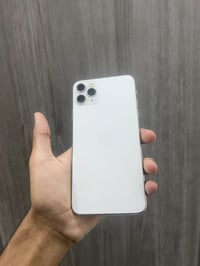 11 برو ماكس ذاكره 64  بطاريه 100  جهاز مستبدل شاشه اصليه 3 خيارات  فيس...