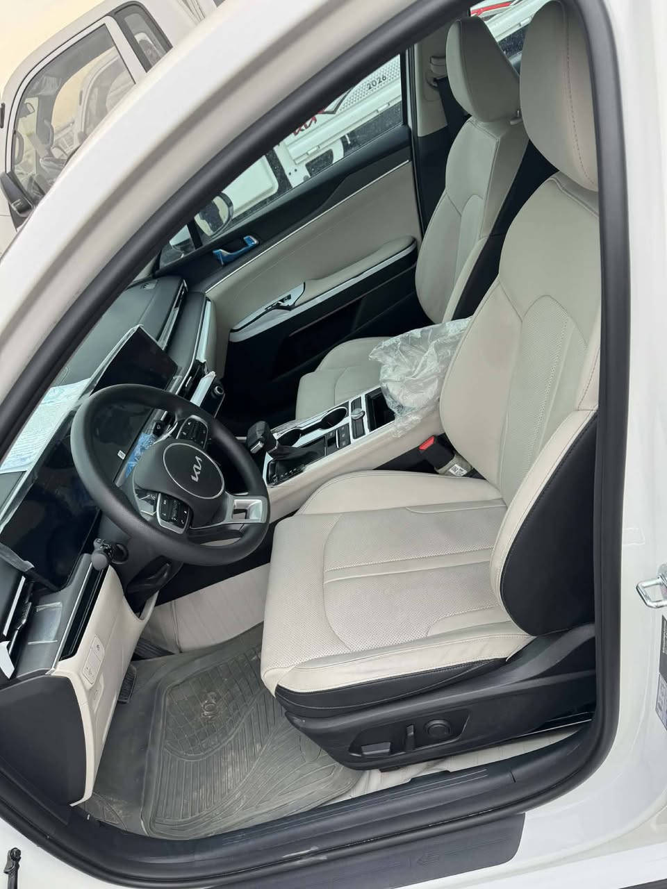 السلام عليكم K5 خليجي 2026 ضمان الدوليه السياره جديده بحالة الزيرو ماشيه 15 الف كشنات جلد هاندبريك بصمه كرسي كهرباء فول مواصفات عدا البانوراما صندوق ذكي محرك 2500 بيهه بارد على كد شبر بالباب الايمن موضح بالصور السعر 225 وبيهه مجال بسيط ومااعتقد اكو k5 بهيج نظافه بهذا السعر رقم اربيل تحويل ثاني يوم مكان السياره بغداد للأستفسار الاتصال ***********
***********
