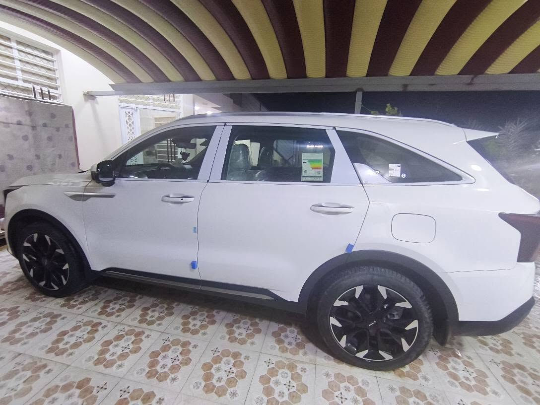 🚙 كيا سورينتو 2025 – فل مواصفات

👉 المواصفات الأبرز:
🔸 محرك قوي واقتصادي V6 3.5L
🔸 مقصورة فاخرة بـ 7 مقاعد مريحة
🔸 شاشة كبيرة تدعم Apple CarPlay & Android Auto
🔸 كاميرات محيطية + حساسات أمامي وخلفي
🔸 تبريد وتسخين مقاعد
🔸 بصمة وتشغيل عن بعد مع إمكانية تقديم وارجع السيارة من خلال بصمه 
🔸 أنظمة أمان متطورة: رادار – مانع تصادم
🔸 إضاءة LED بالكامل
🔸 بصمة دخول ذكي + تشغيل بصمة
🔸رقم لوحة سيارة بغداد 

💰 السعر $345 مع مجال بسيط

📍الكوت المركز
🛑🛑🛑مكلف بنشر🛑🛑🛑
📞 للاستفسار والتواصل:
ه‍ // ***********
ه‍ // *********** دهل اوران, واسط
