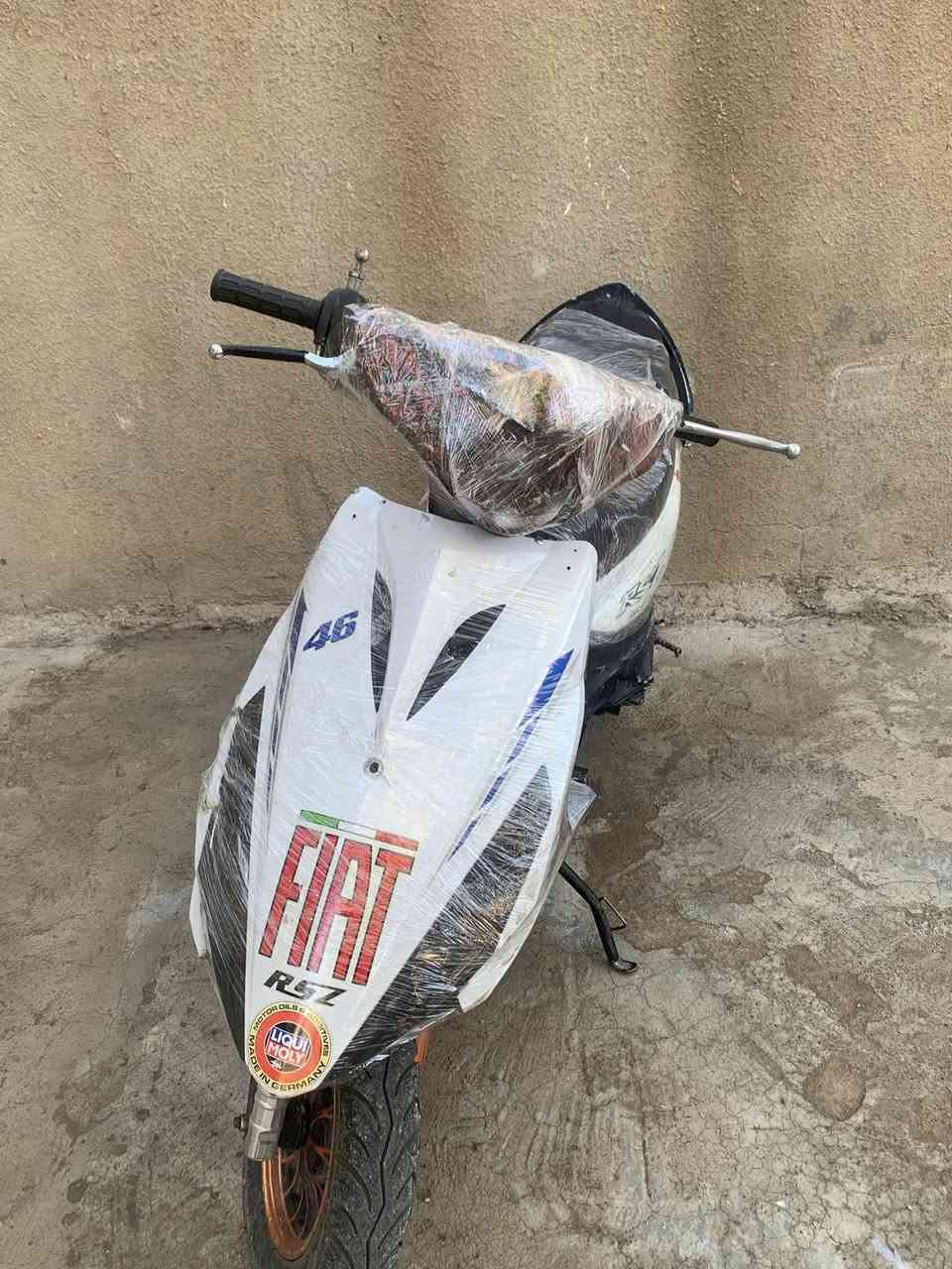 السلام عليكم دارجة ماكس مضلع للبيع الدراجة نضيفة واحلى من الصور الدراجة لا صرف ولا صوت ولا دخان مكاني كركوك السعر 300 وبي مجال للطيبين والشراية للاستفسار ***********
