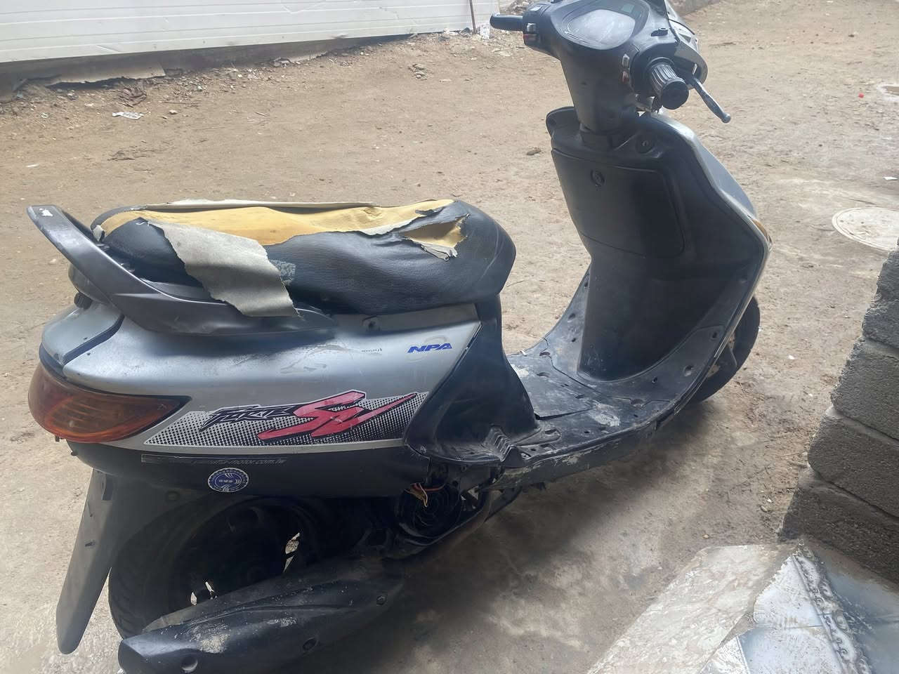 السلام عليكم دراجه فراشه ذكر الدراجه شغاله كلشي بيه مابيه نقص شي  وشوفت العين السعر (200)المكان البصره قضاء المدينه العلوان/الاستفسار/الرقم/*********** بي واساب
