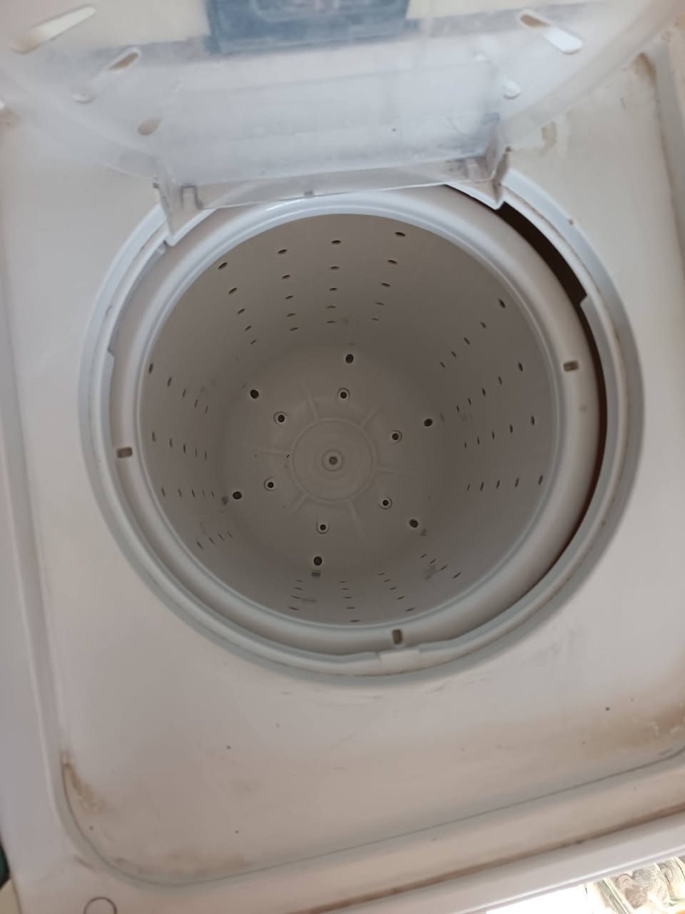 غسالة الحافظ حجم كبير استعمال قليل جدا السعر 200 وبي مجال شوية مكاني سبع ابكار 
***********
