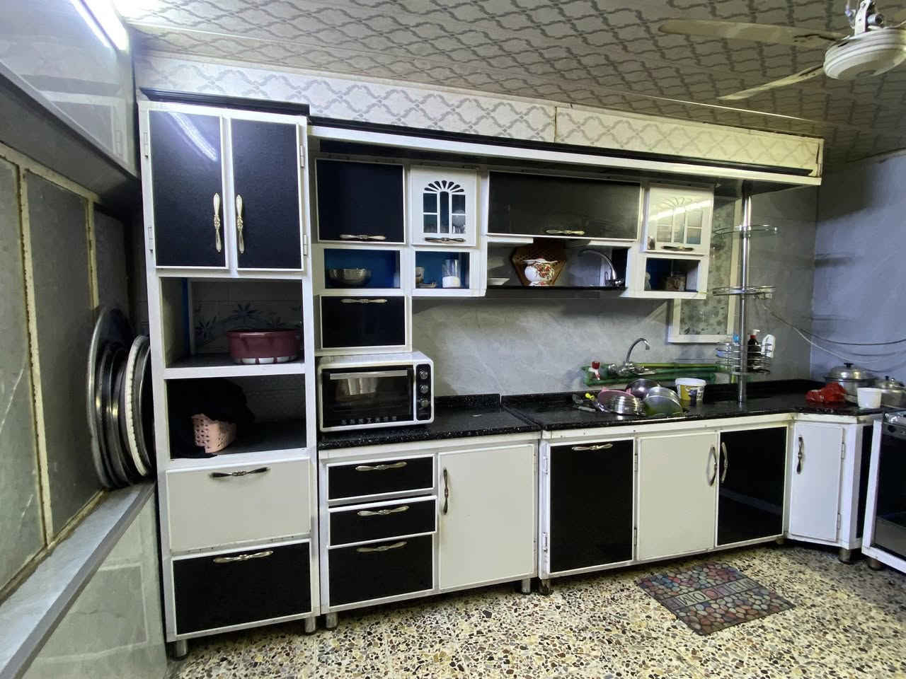 كاونتر للبيع النضافه ٩٩٪؜المكان مدينه الصدر الاستفسار *********** السعر ٤٥٠بي مجال
