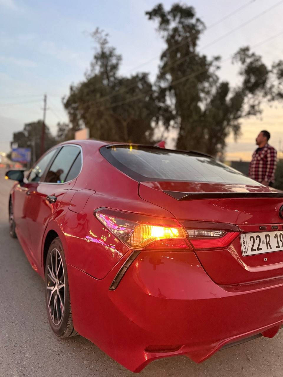 السلام عليكم اخوان كامري 2023 se فول عده الفتحه مرقم أربيل ضررها خلفي الجنطه وجاملاقات الخلفيه بدون ايرباك البابتين جهت السايق بس صبغ السياره فول مواصفات تدفئه تبريد كشنات رادار امامي توقف ذاتي وضعيات حفض المسارات قياده ذاتيه وبعد مواصفات الكامري المعروفه السعر175وبيها مجال ***********وبيكم خير وتدللون
