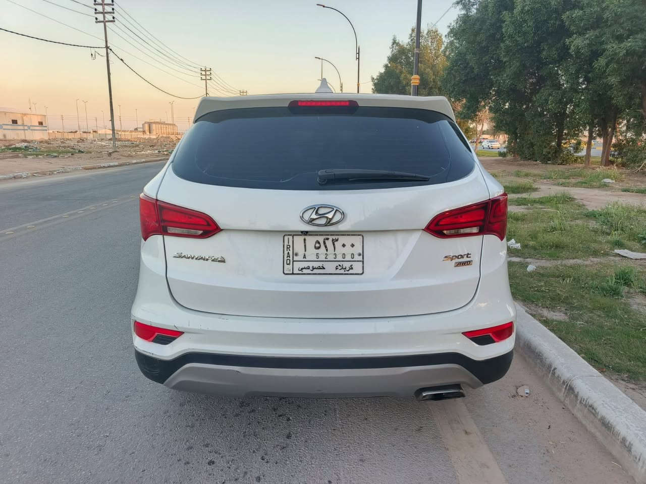 السلام عليكم سياره نوع سنتافي وارد امريكي موديل 2017  بيها بنيد وجاملغ ففط بس رش بدون داخل والباقي كفاله عامه كير مكينه حداديه كفاله عامه السياره جديده مال بيت موصفات تحكك استيرن جهتين كامره دوره حساسات السياره على وضع الشركه العنوان كربلاء السعر 143رقم الهاتف ***********
