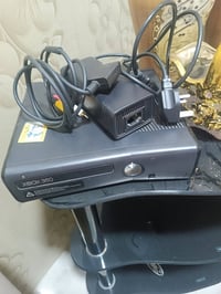 أكس بوكس للبيع نظيف جدا .. بدون يده  السعر 90 الشراي يتصل  07782250382