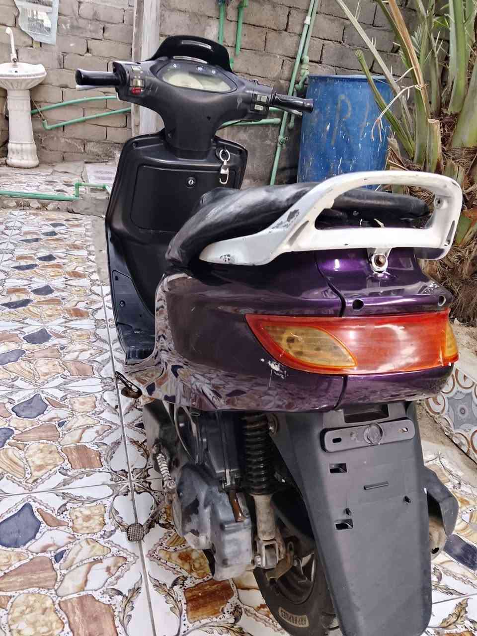 دراجه فراشه للبيع مكينه مجفته بس ولفات وبستم مره وحد سلف شغال كهربائيات شغاله سعر 350وبيه مجال بني منصور أبو غريب إتصال ***********
